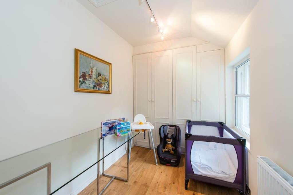 Self Catering , City Centre Apartment With Parking 에든버러 외부 사진
