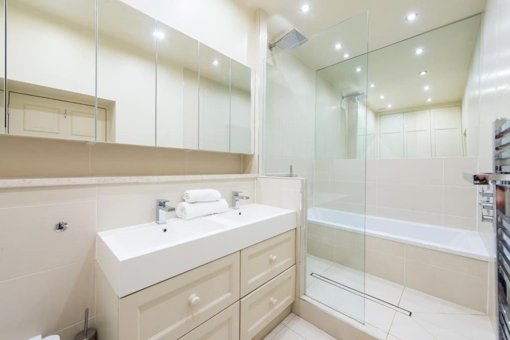 Self Catering , City Centre Apartment With Parking 에든버러 외부 사진
