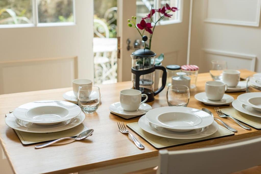 Self Catering , City Centre Apartment With Parking 에든버러 외부 사진
