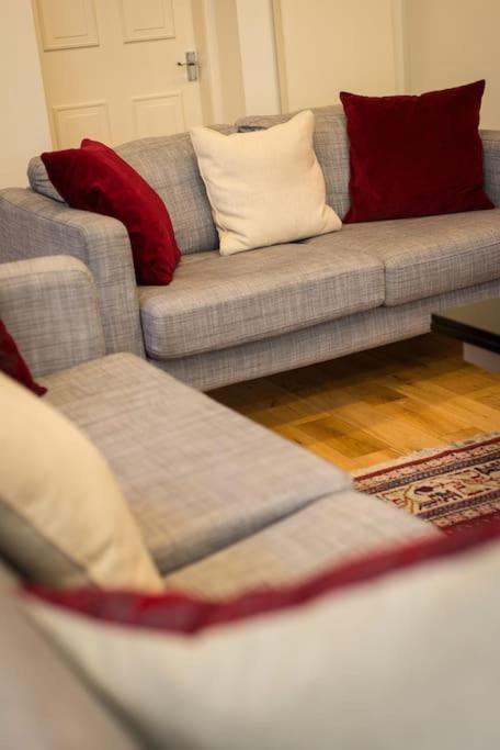 Self Catering , City Centre Apartment With Parking 에든버러 외부 사진
