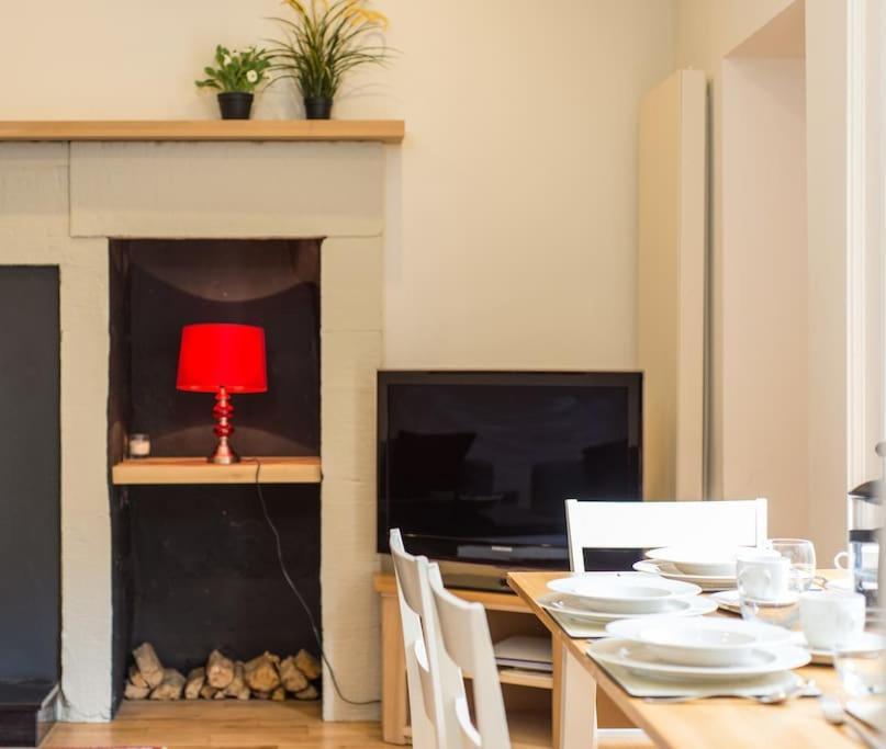 Self Catering , City Centre Apartment With Parking 에든버러 외부 사진